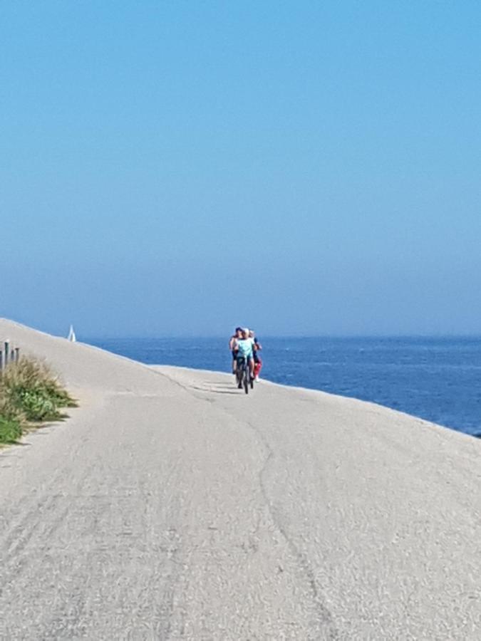 Romantisch Huisje Nabij Het Strand Met Uitzicht Op De Tulpenvelden Julianadorp Dış mekan fotoğraf