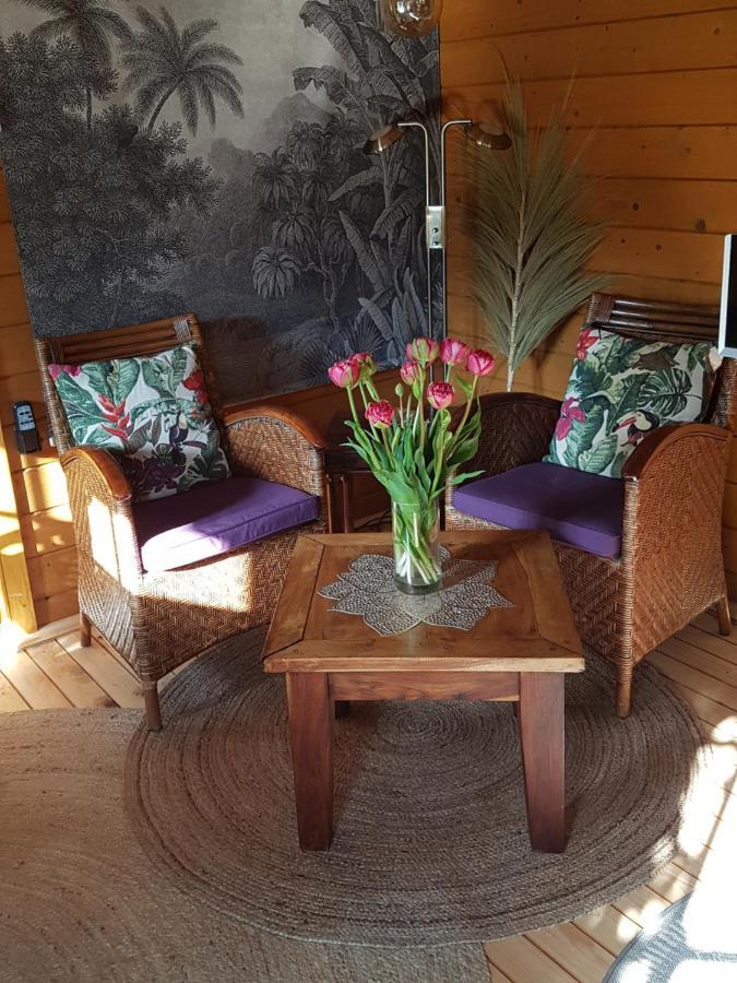 Romantisch Huisje Nabij Het Strand Met Uitzicht Op De Tulpenvelden Julianadorp Dış mekan fotoğraf