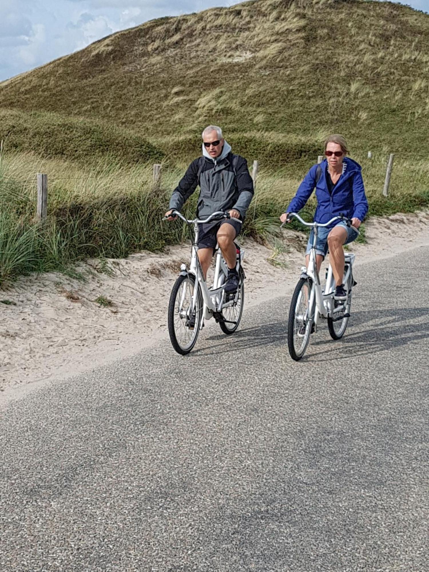 Romantisch Huisje Nabij Het Strand Met Uitzicht Op De Tulpenvelden Julianadorp Dış mekan fotoğraf